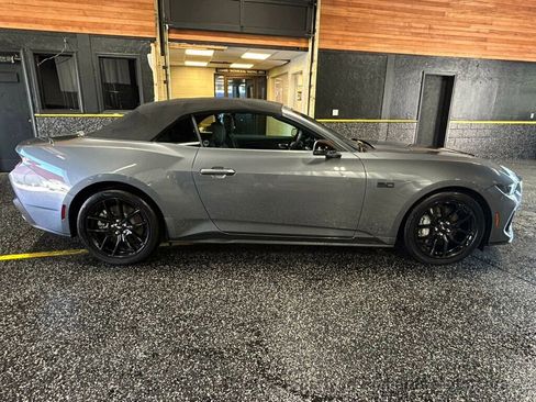 Used 2025 Ford Mustang GT Premium RWD image 2