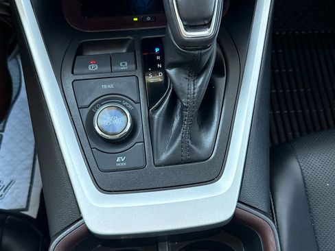 Used 2023 Toyota RAV4 Limited image 26