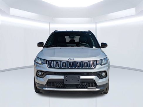 Used 2025 Jeep Compass Limited AWD/4WD image 10