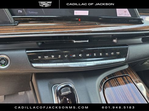 Used 2023 Cadillac Escalade ESV Premium Luxury RWD image 15
