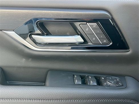 New 2026 GMC Yukon Denali w/ Sun & Power Step Package image 13