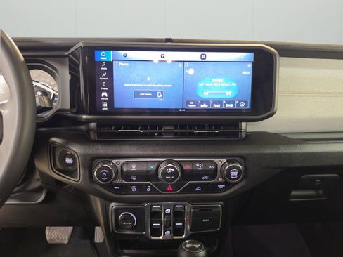 Certified 2025 Jeep Wrangler Sport S image 22