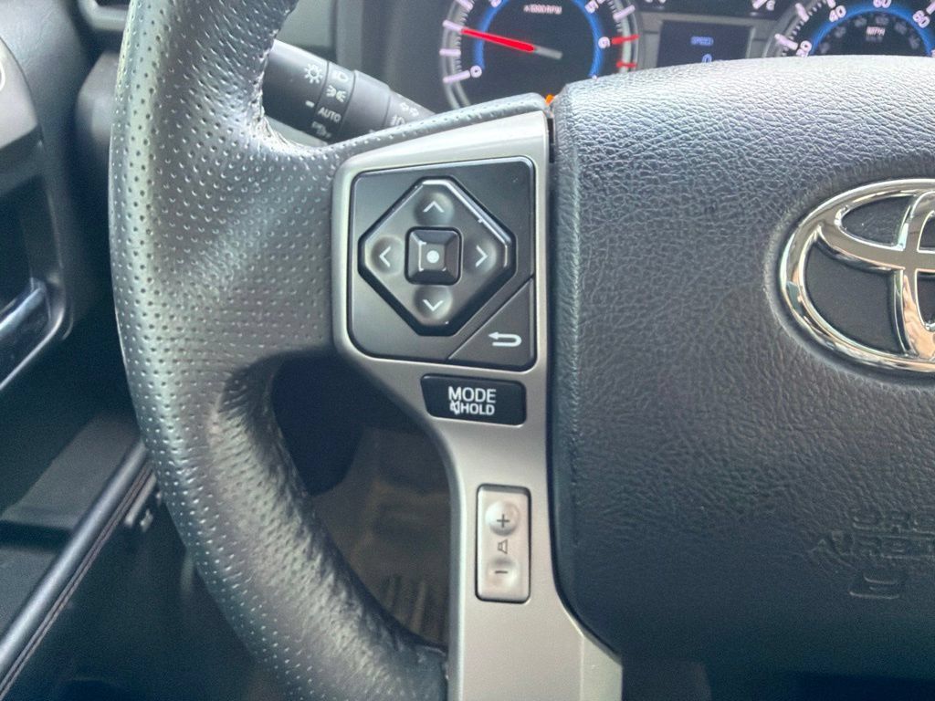 Used 2019 Toyota 4Runner Limited AWD/4WD image 23