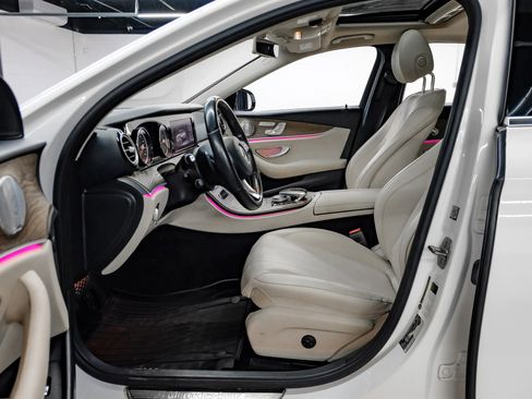 Used 2018 Mercedes-Benz E 300 w/ Premium 1 Package image 4