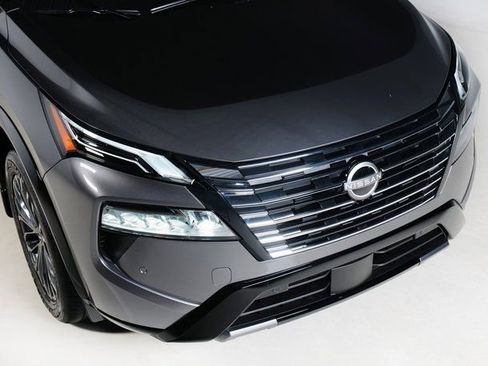 Used 2025 Nissan Rogue Platinum w/ Platinum Premium Package image 31