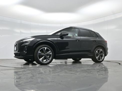 Used 2024 Audi Q4 e-tron Premium Plus w/ Premium Plus image 6