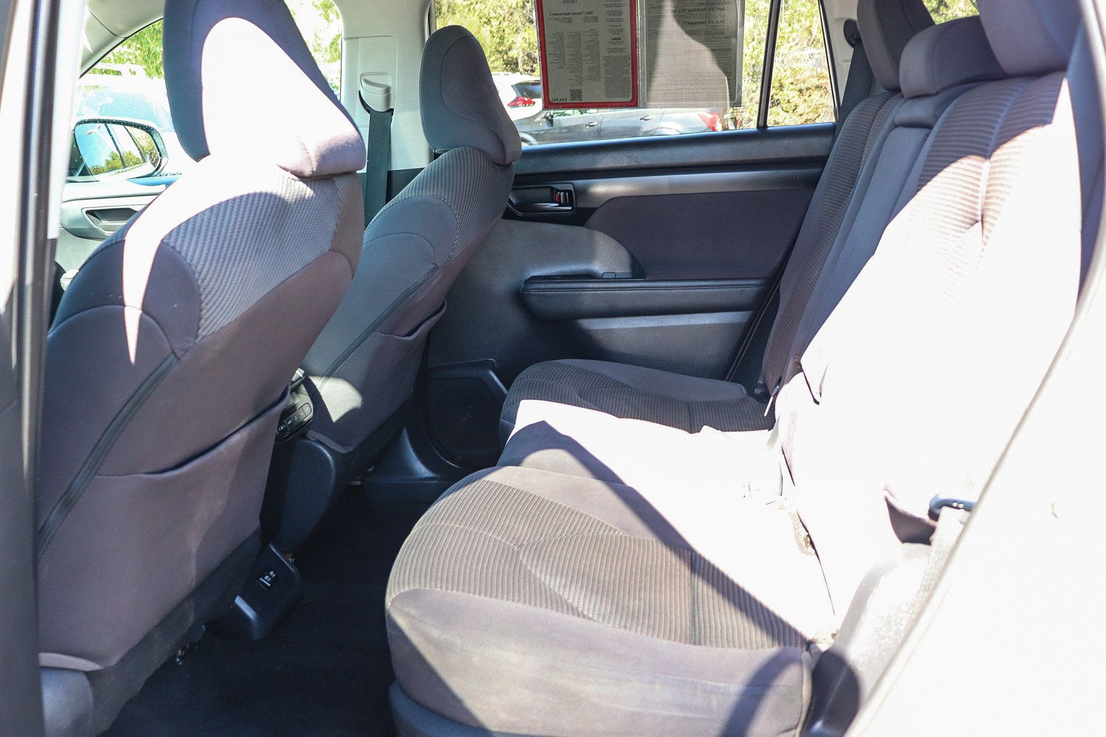 Certified 2021 Toyota Highlander L FWD image 21