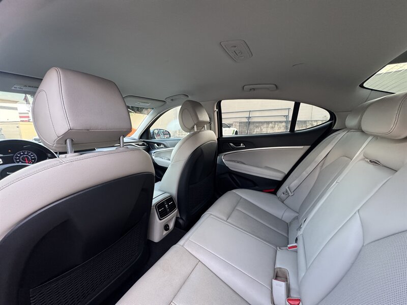 Used 2019 Genesis G70 2.0T Advanced RWD image 27