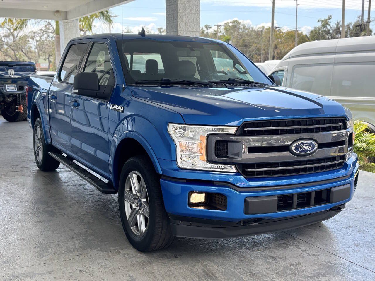 Used 2019 Ford F150 XLT w/ Equipment Group 302A Luxury AWD/4WD image 10