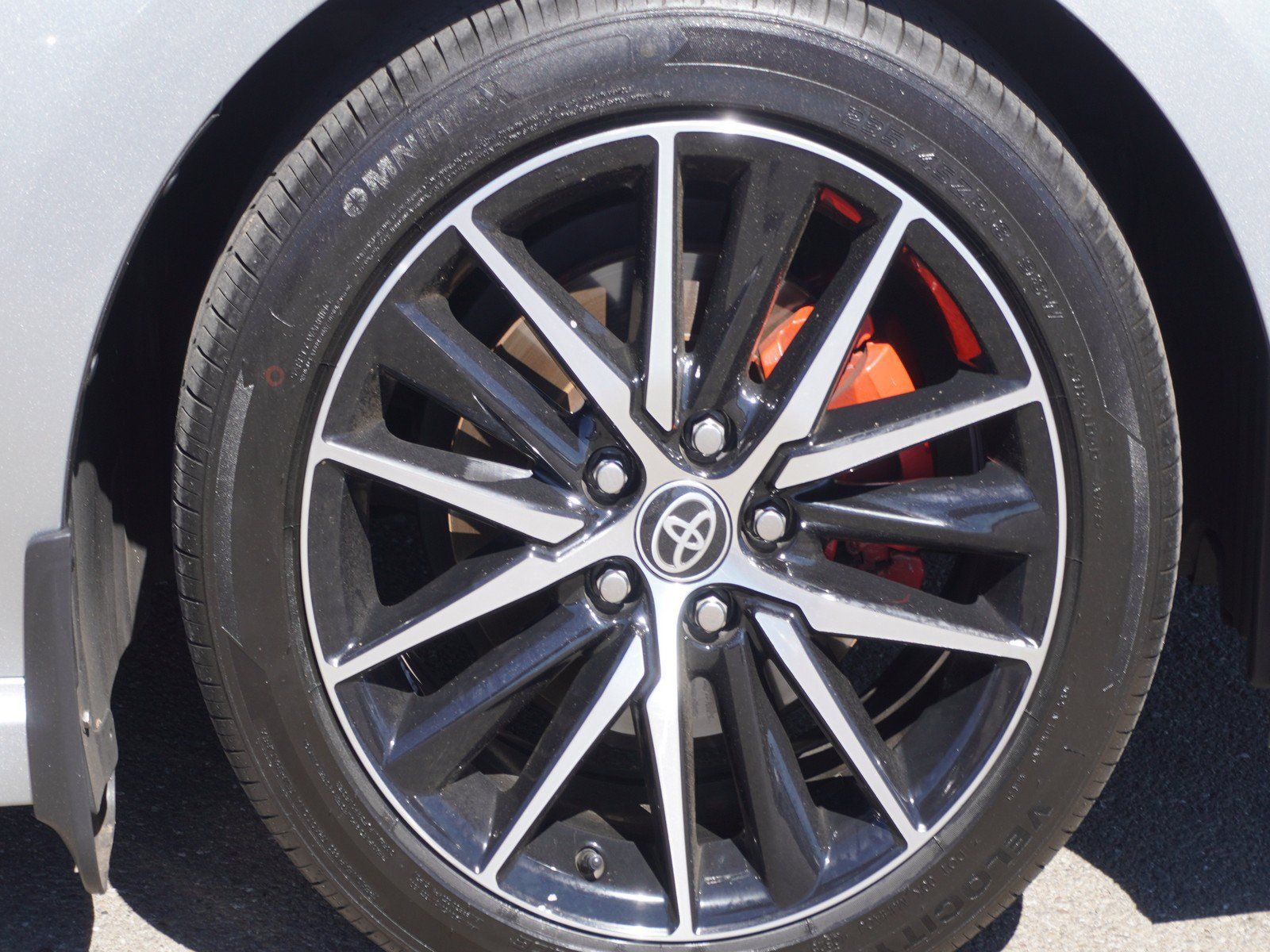 Used 2023 Toyota Camry SE FWD image 5