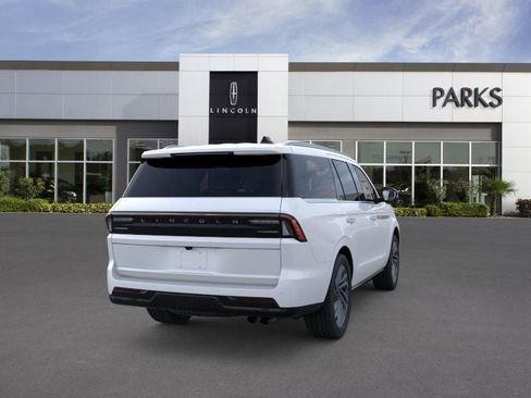 New 2026 Lincoln Navigator Reserve image 8