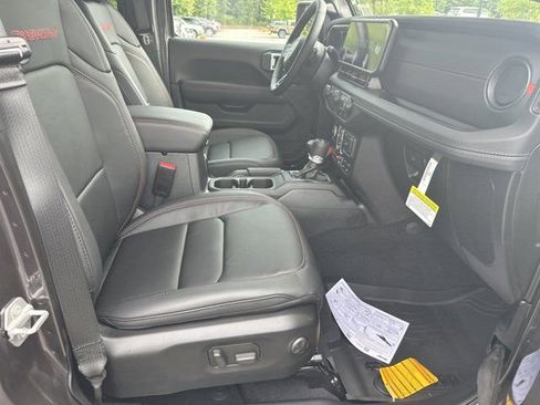 New 2025 Jeep Wrangler Unlimited Rubicon w/ XTREMEE 35" Tire Package image 13