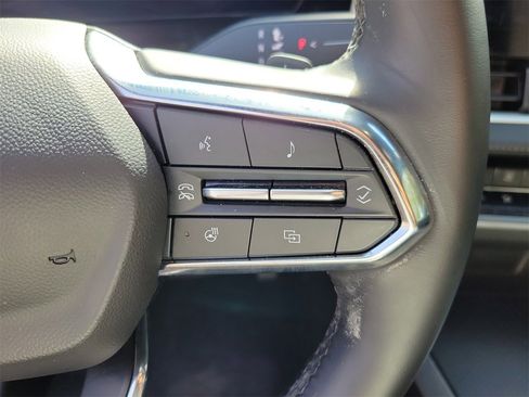 Used 2025 Chevrolet Equinox LT image 19