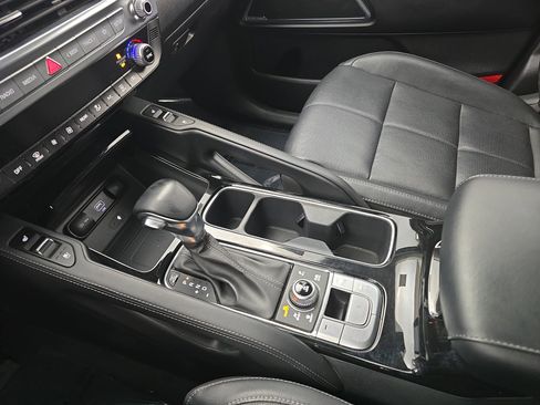 Used 2022 Kia Telluride SX w/ Nightfall Edition Package image 26