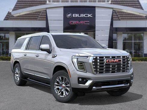 New 2026 GMC Yukon XL Denali w/ Sun & Power Step Package AWD/4WD image 7