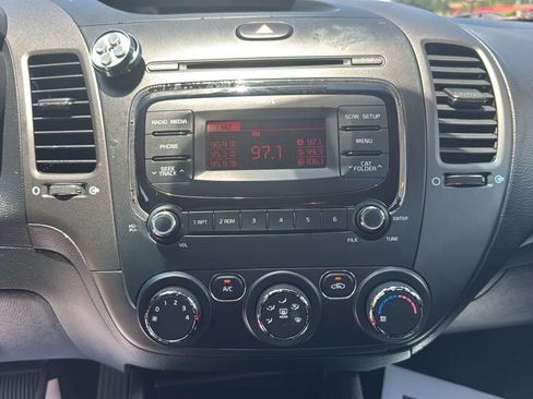 Used 2018 Kia Forte LX FWD image 15