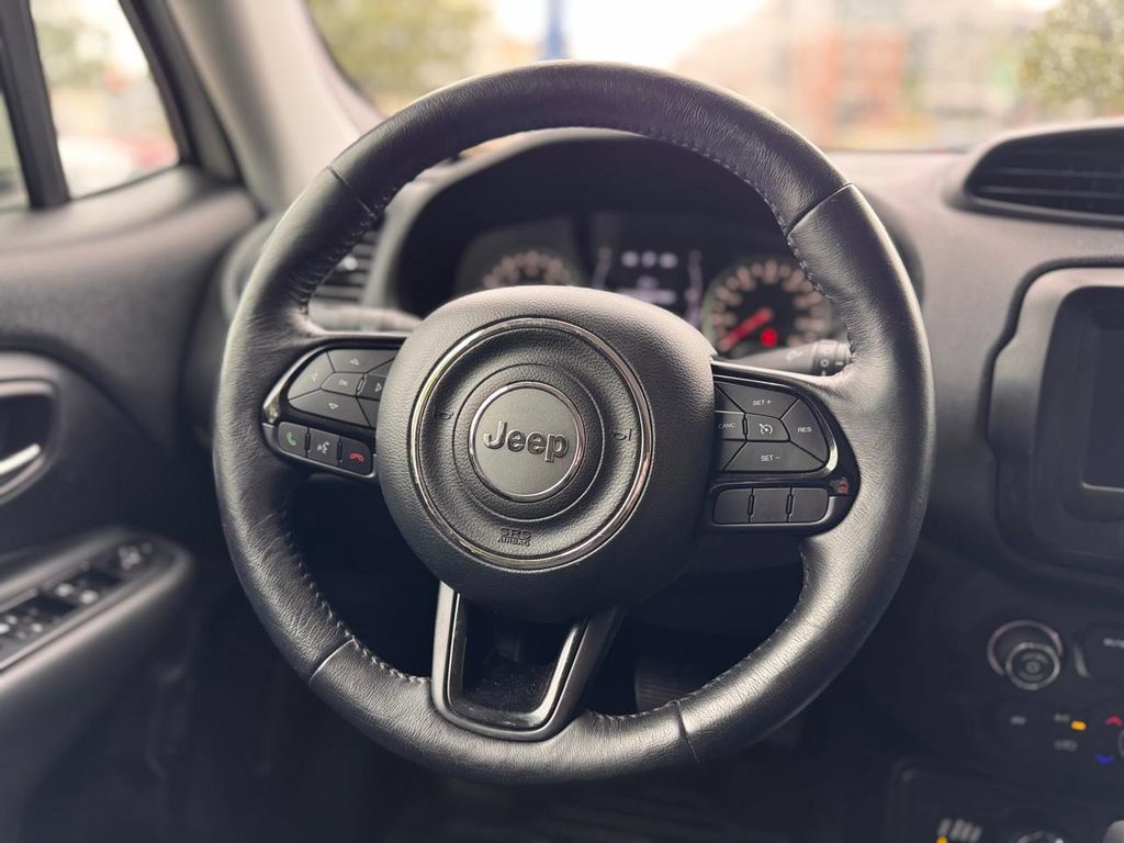 Used 2018 Jeep Renegade Altitude AWD/4WD image 24