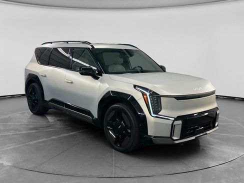 Used 2024 Kia EV9 GT-Line AWD/4WD image 4