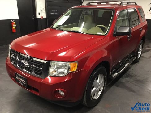 Used 2011 Ford Escape XLT image 6