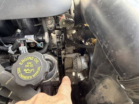 Used 2002 Chevrolet Suburban LS image 37