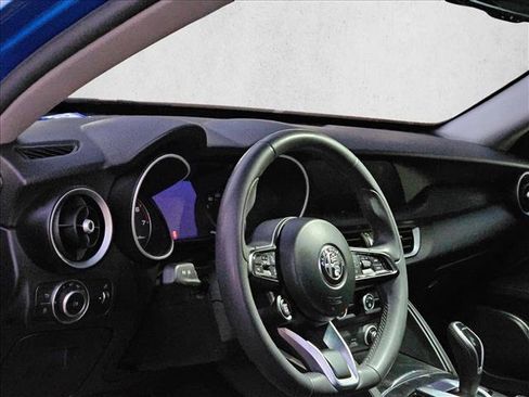 Used 2021 Alfa Romeo Stelvio Sprint image 9