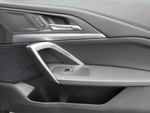 Certified 2025 BMW X2 xDrive28i w/ M Sport Package image 31