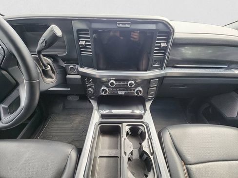 Used 2025 Ford F450 Lariat w/ FX4 Off-Road Package AWD/4WD image 9