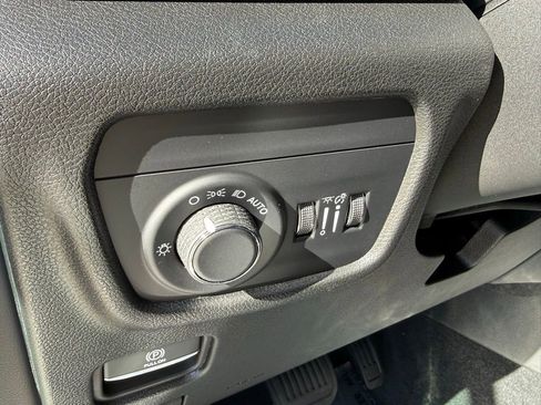 New 2025 Jeep Grand Cherokee Laredo X w/ Trailer Tow Package image 15