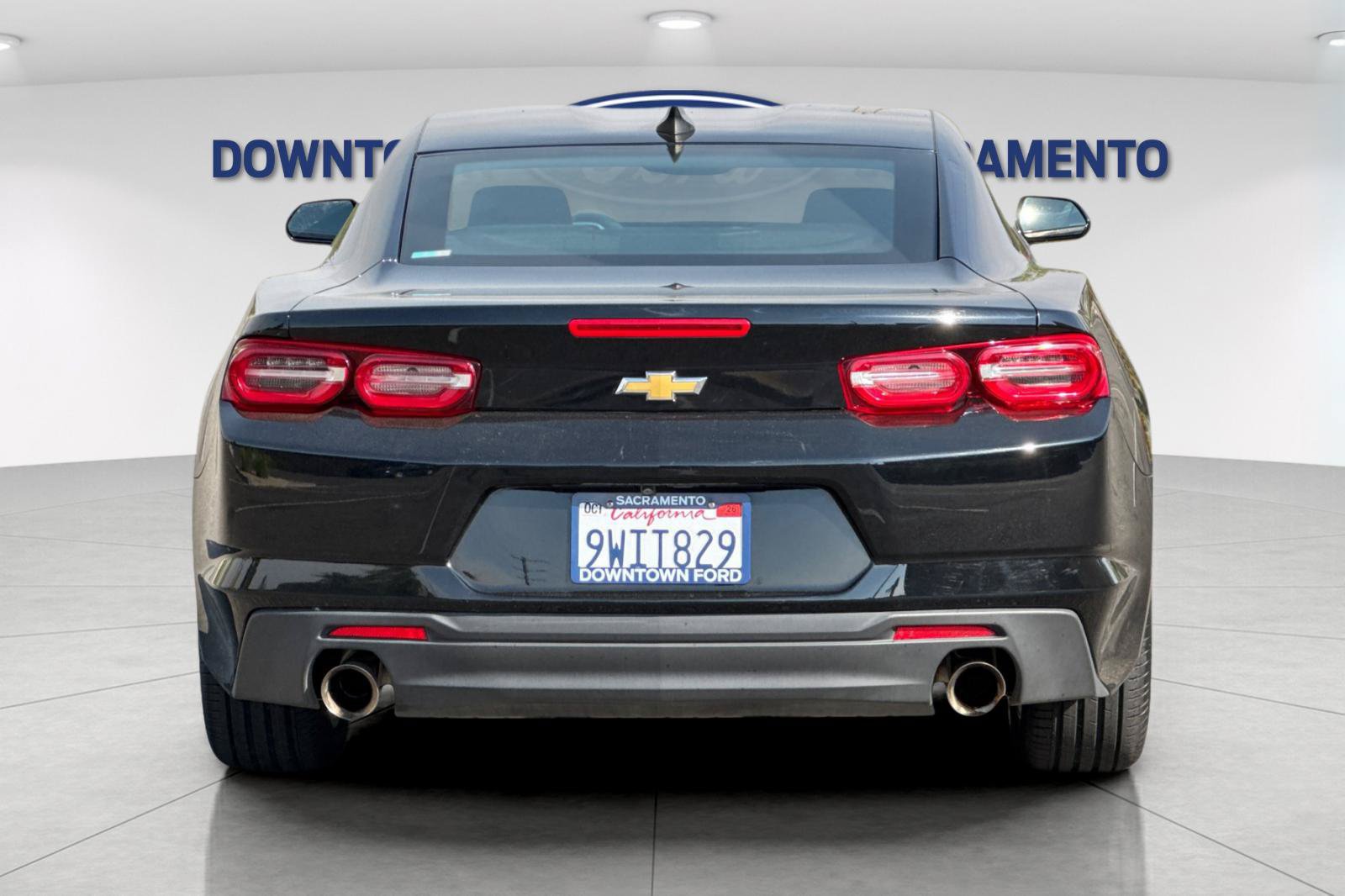 Used 2023 Chevrolet Camaro LT RWD image 6