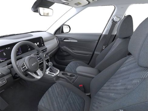 New 2026 Kia Seltos LX image 17