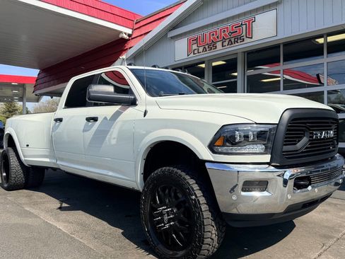 Used 2018 RAM 3500 Laramie image 16