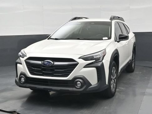 Used 2025 Subaru Outback Premium AWD/4WD image 32
