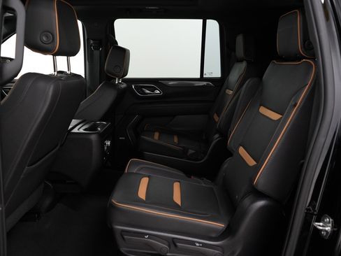 Used 2023 GMC Yukon XL AT4 w/ AT4 Premium Package image 17