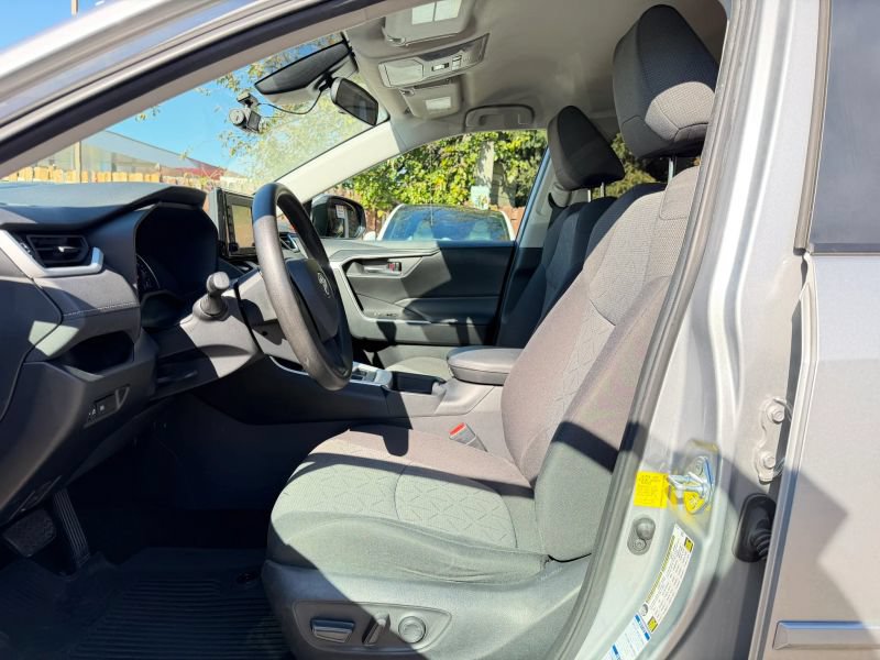 Used 2021 Toyota RAV4 XLE AWD/4WD image 12