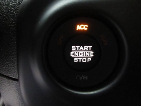 Used 2023 Jeep Wrangler Unlimited Sahara AWD/4WD image 21