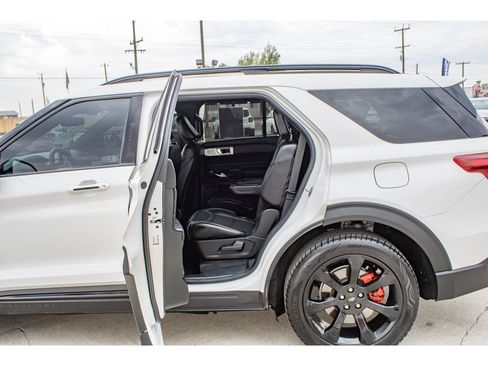 Used 2022 Ford Explorer ST w/ Equipment Group 401A AWD/4WD image 15