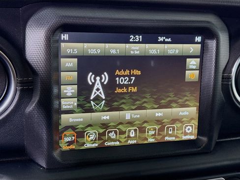 Used 2023 Jeep Wrangler Unlimited Sahara w/ Cold Weather Group image 8