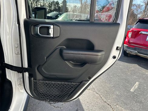 Used 2020 Jeep Gladiator Rubicon image 17