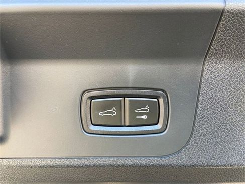 Used 2023 Porsche Panamera 4S image 33