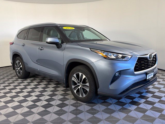 Used 2020 Toyota Highlander XLE AWD/4WD image 4