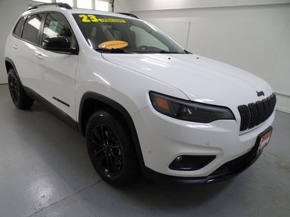 Certified 2023 Jeep Cherokee Altitude Lux w/ Lux Elite Package