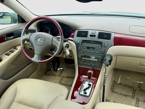 Used 2002 Lexus ES 330 FWD image 13
