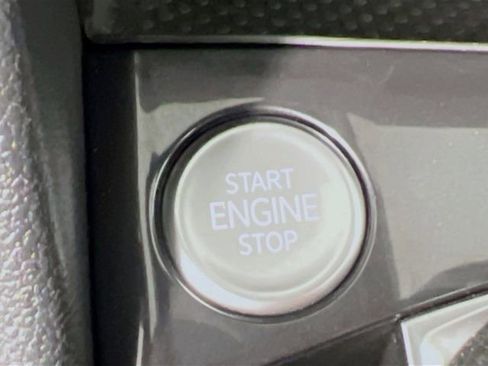 Used 2024 Volkswagen Tiguan SEL R-Line image 18