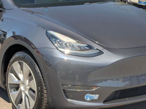 Used 2020 Tesla Model Y Long Range AWD/4WD image 10