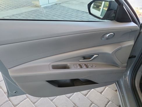 Used 2023 Hyundai Elantra SEL w/ Preferred Accessory Package image 10