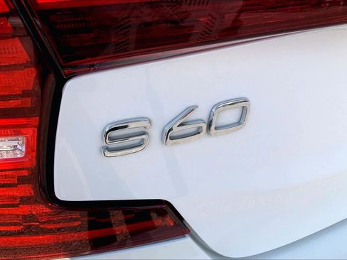 Used 2024 Volvo S60 B5 Core image 30