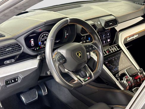 Used 2020 Lamborghini Urus AWD/4WD image 16