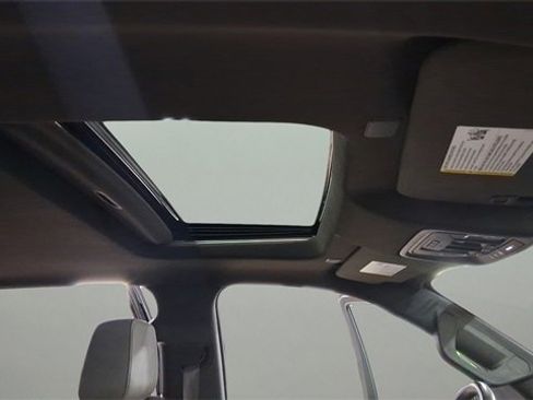 Used 2022 Chevrolet Silverado 1500 LTZ w/ LTZ Convenience Package II image 21