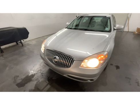 Used 2011 Buick Lucerne CXL w/ Driver Confidence Package image 4