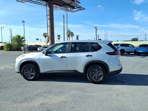 Used 2024 Nissan Rogue S FWD image 5